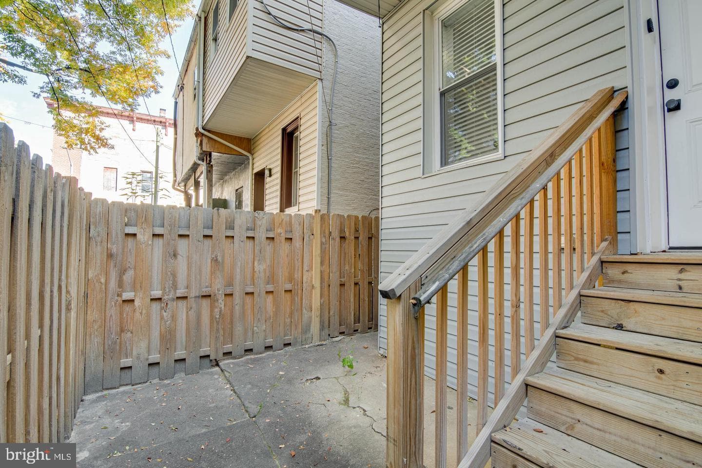 942 N Broadway photo 25