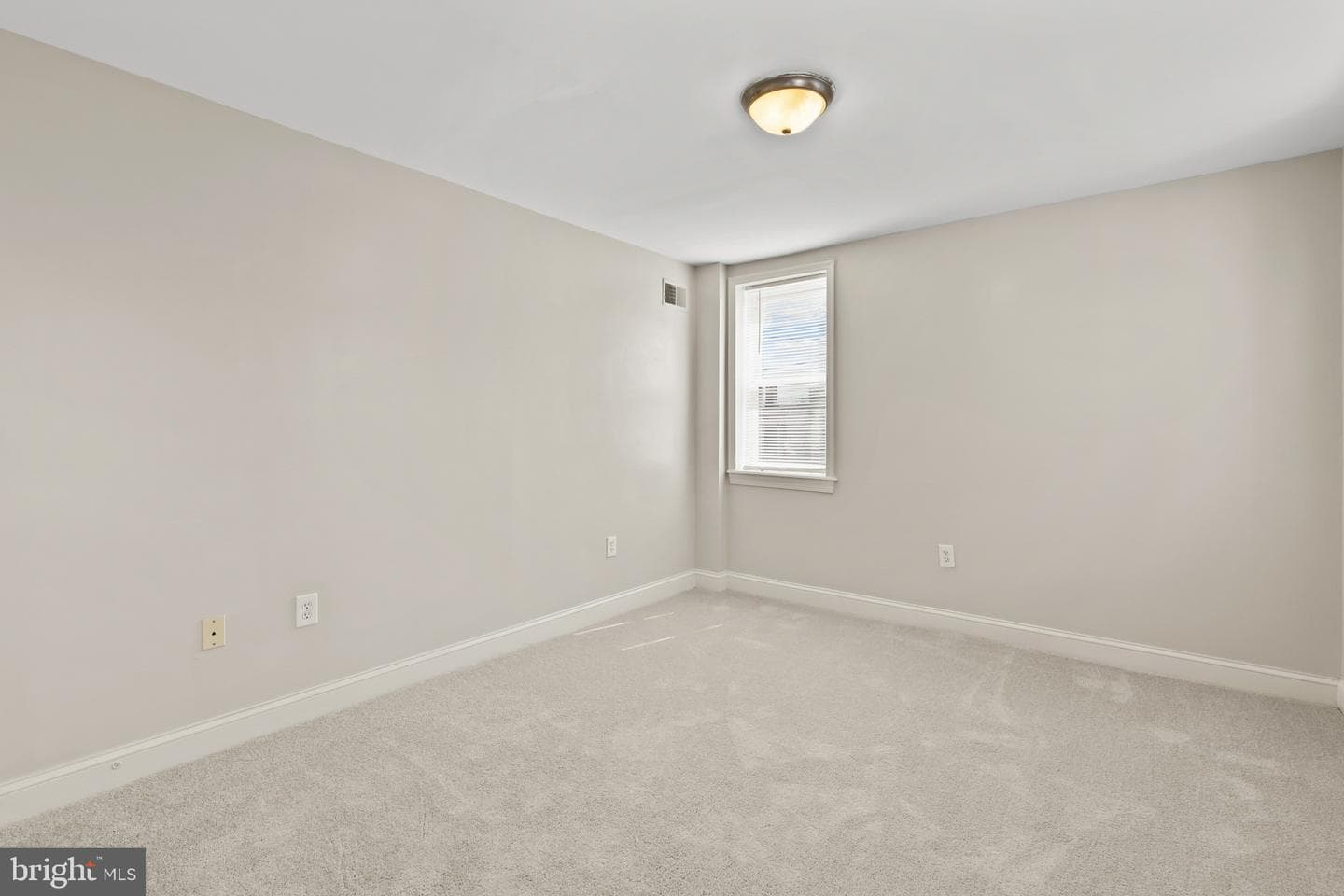 501 N Port Street photo 14