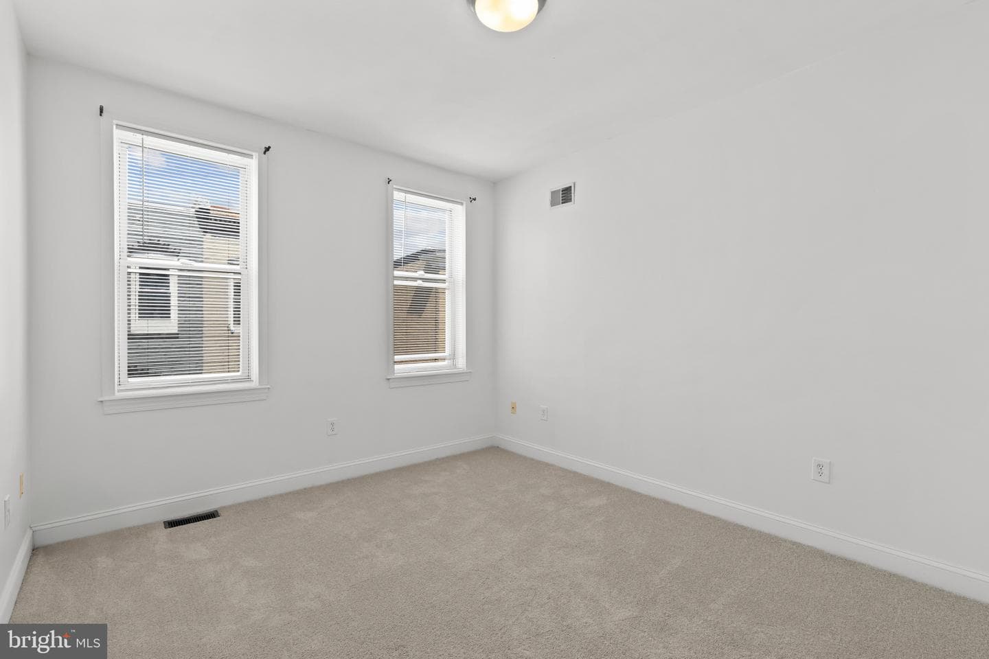 501 N Port Street photo 20
