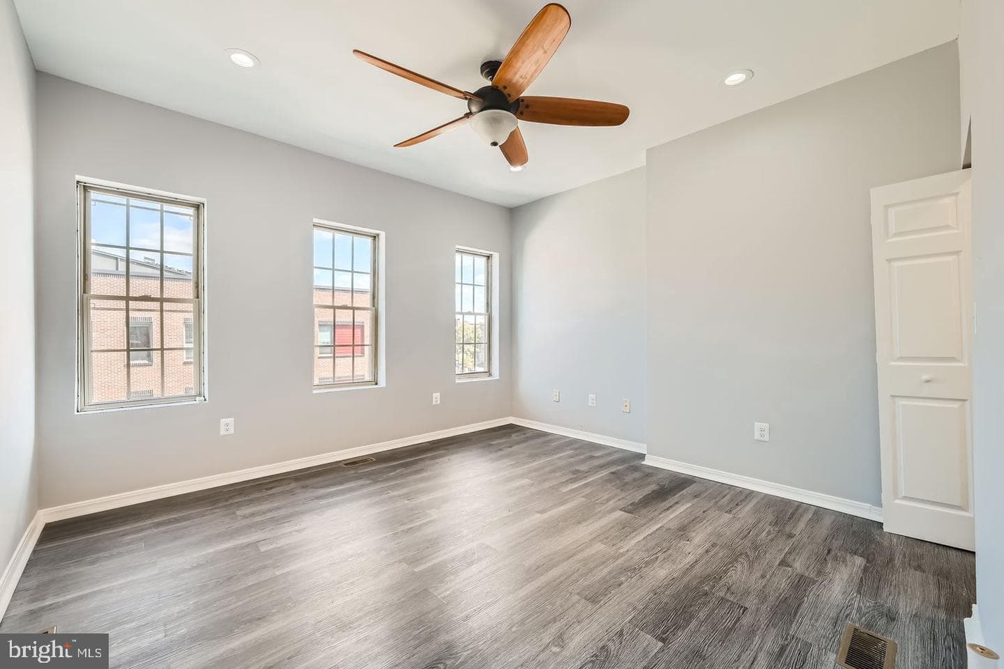 1215 E Preston Street photo 23