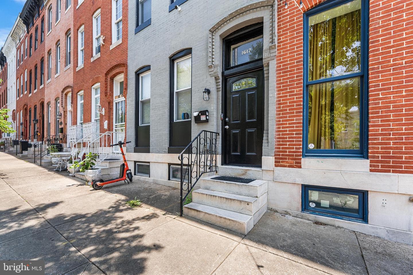 1617 N Broadway photo 3