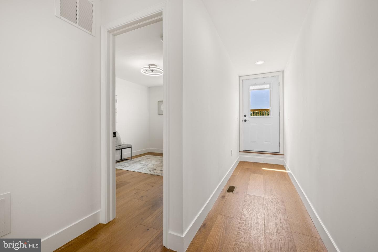 1220 N Eden Street photo 37