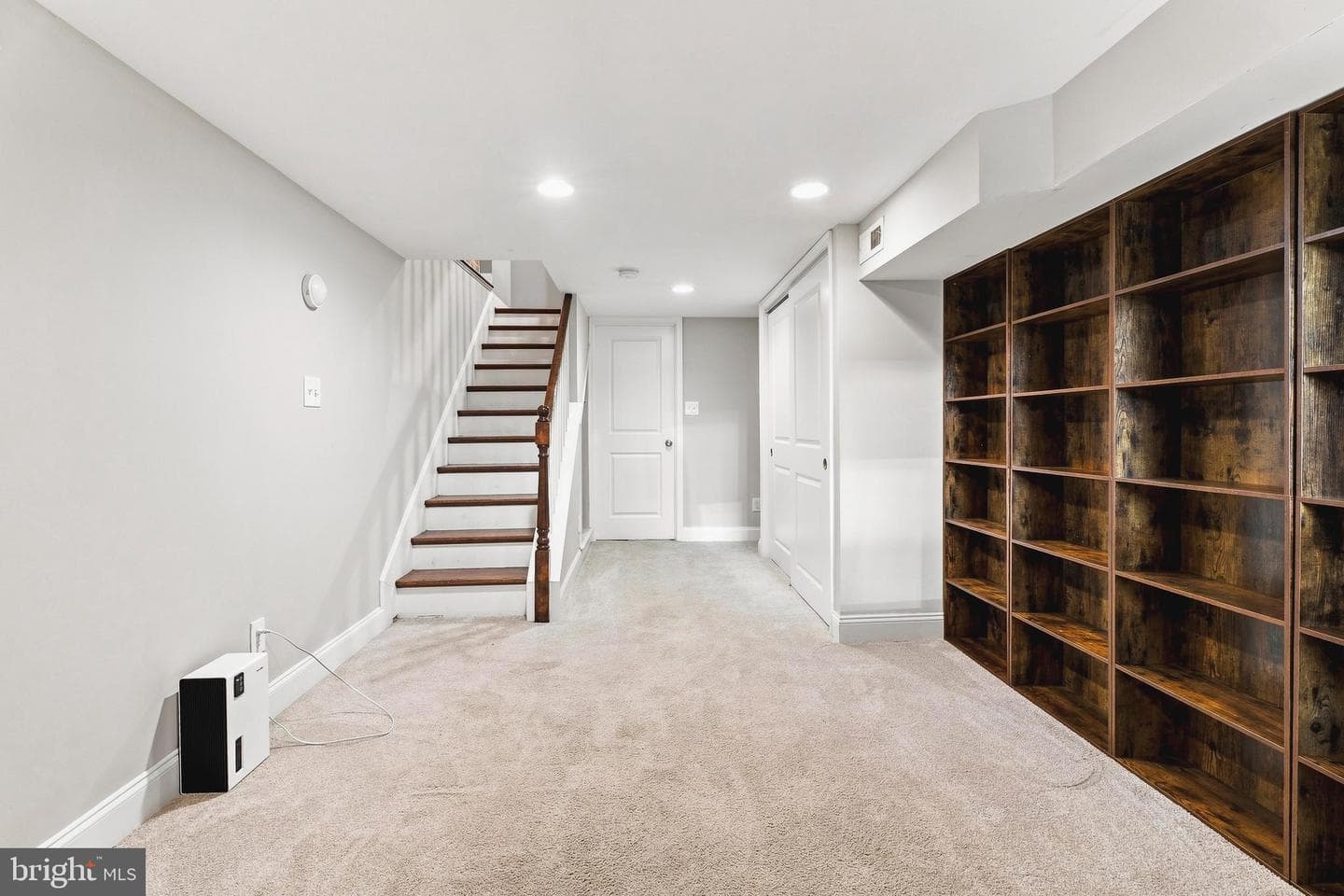 23 W Barney Street photo 27