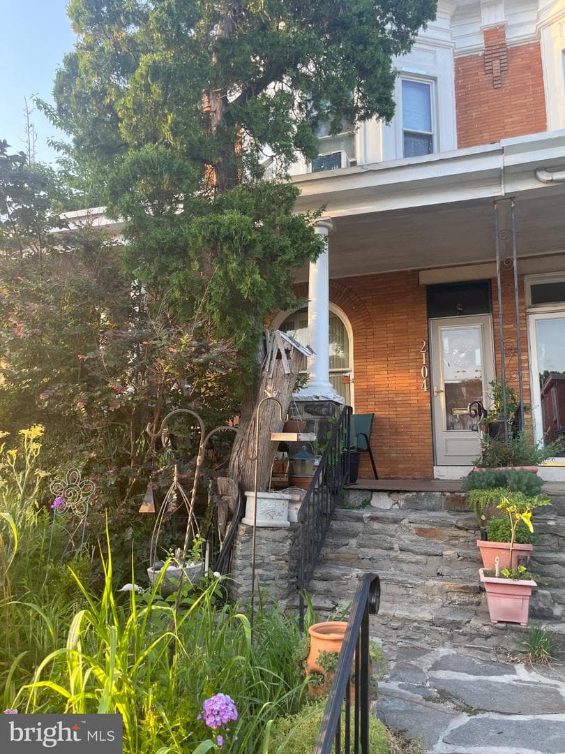 2104 Lake Avenue photo 1