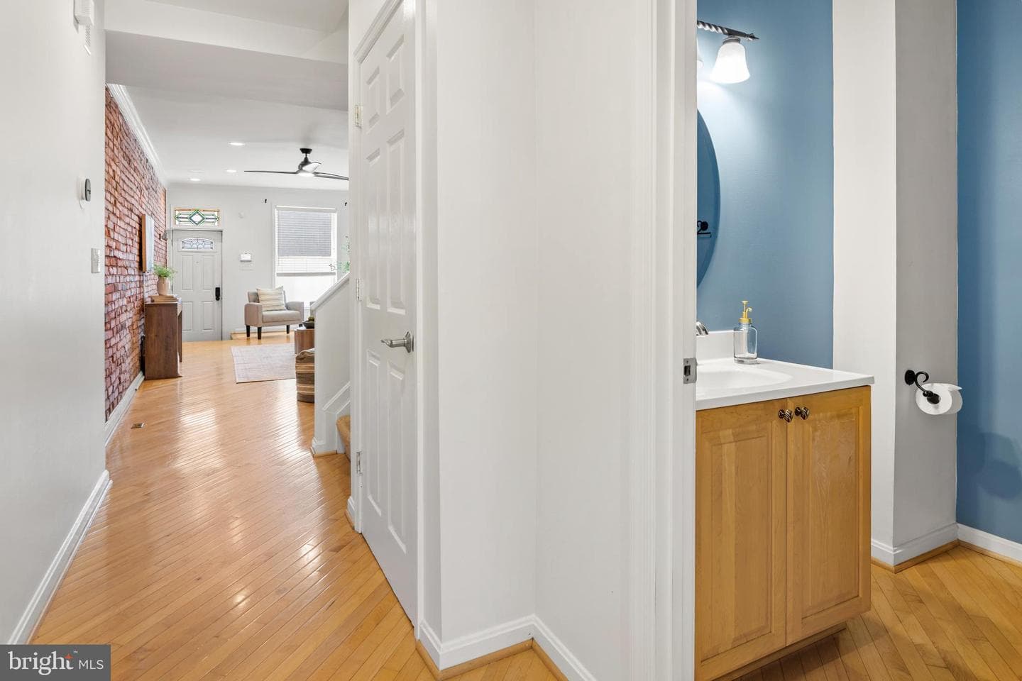 2612 Foster Avenue photo 12