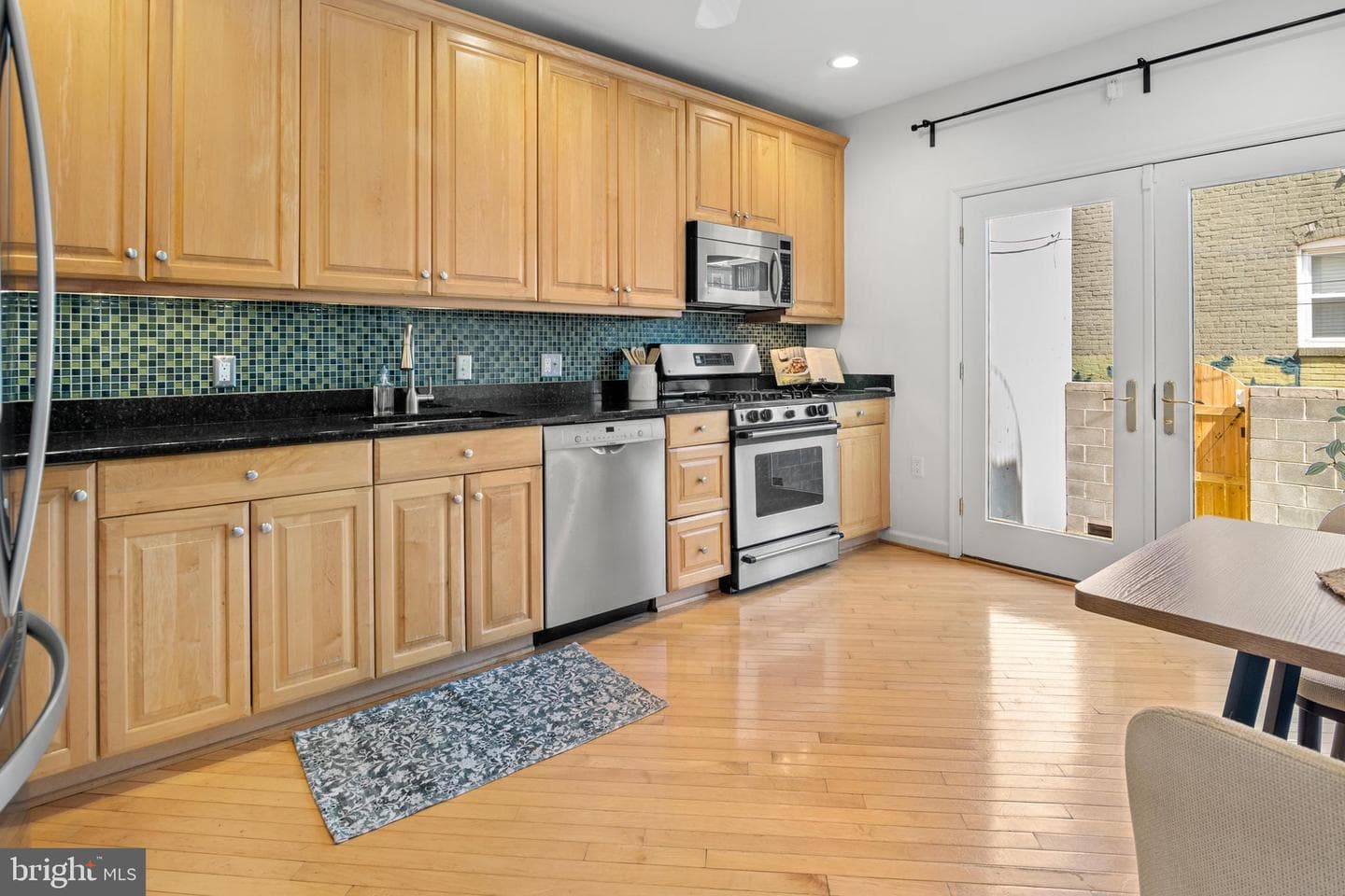 2612 Foster Avenue photo 15