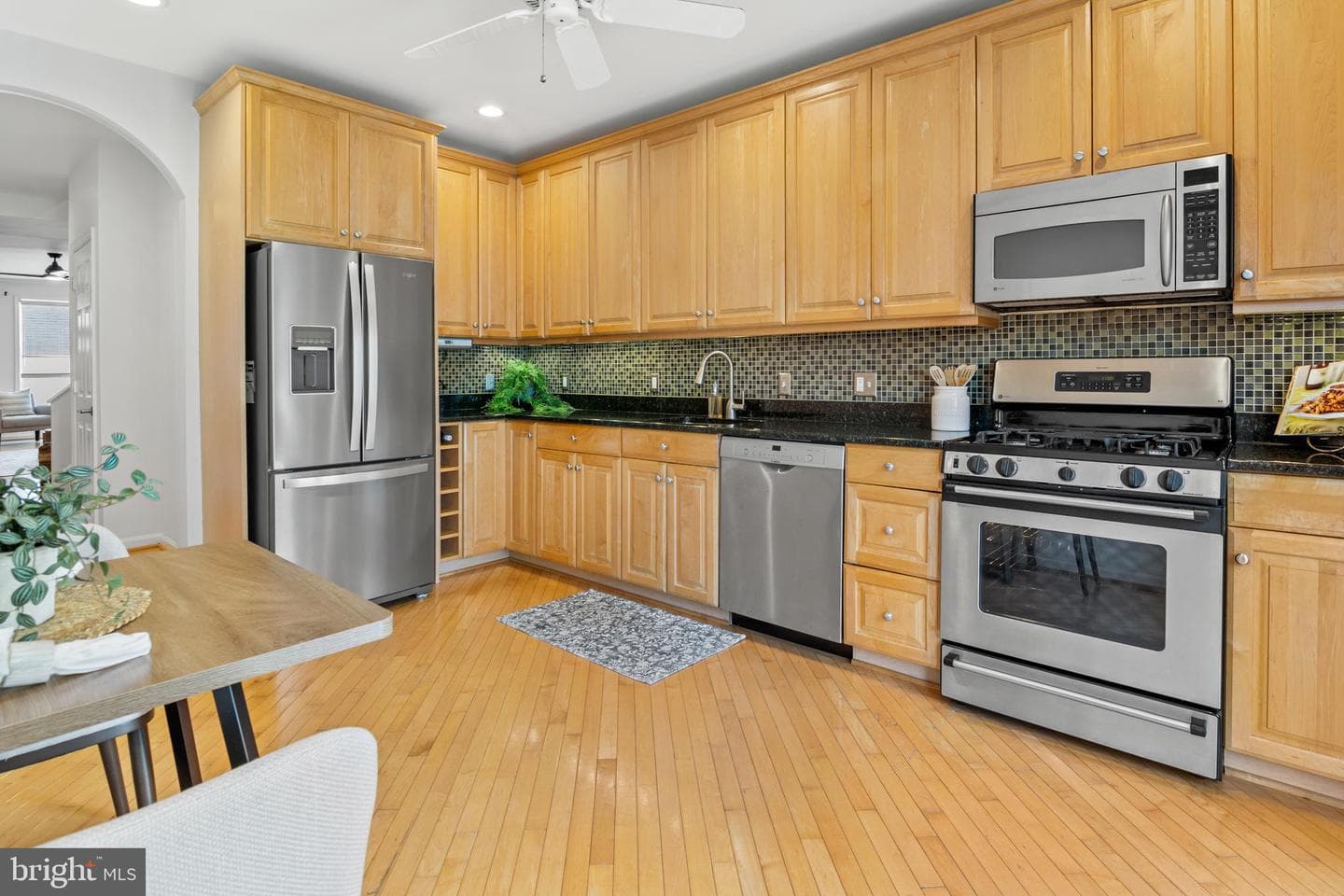 2612 Foster Avenue photo 17