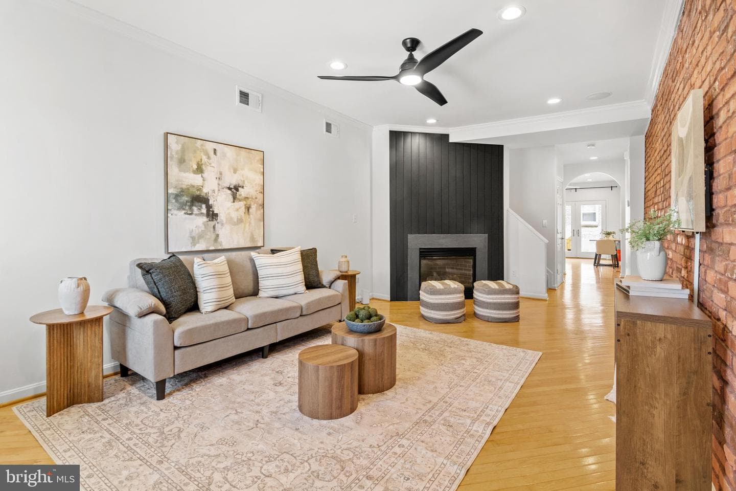2612 Foster Avenue photo 4