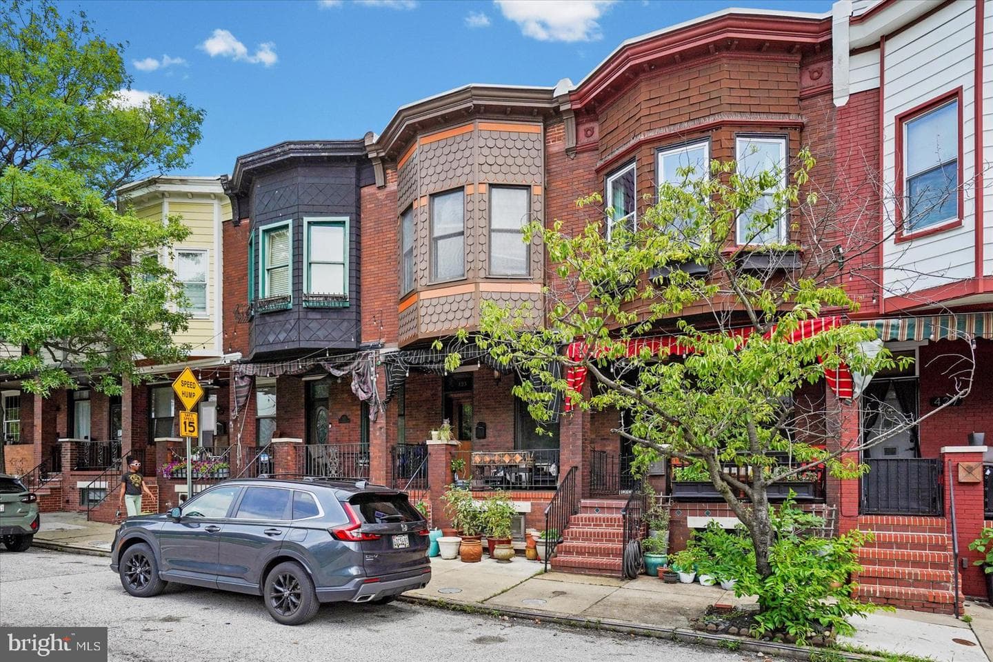 425 S Ellwood Avenue photo 4