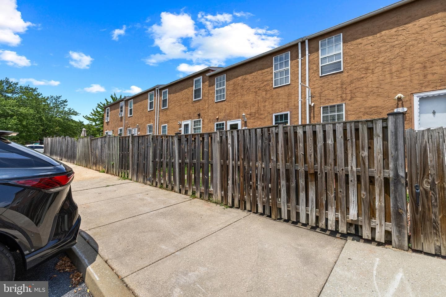 1225 E Chase Street photo 36