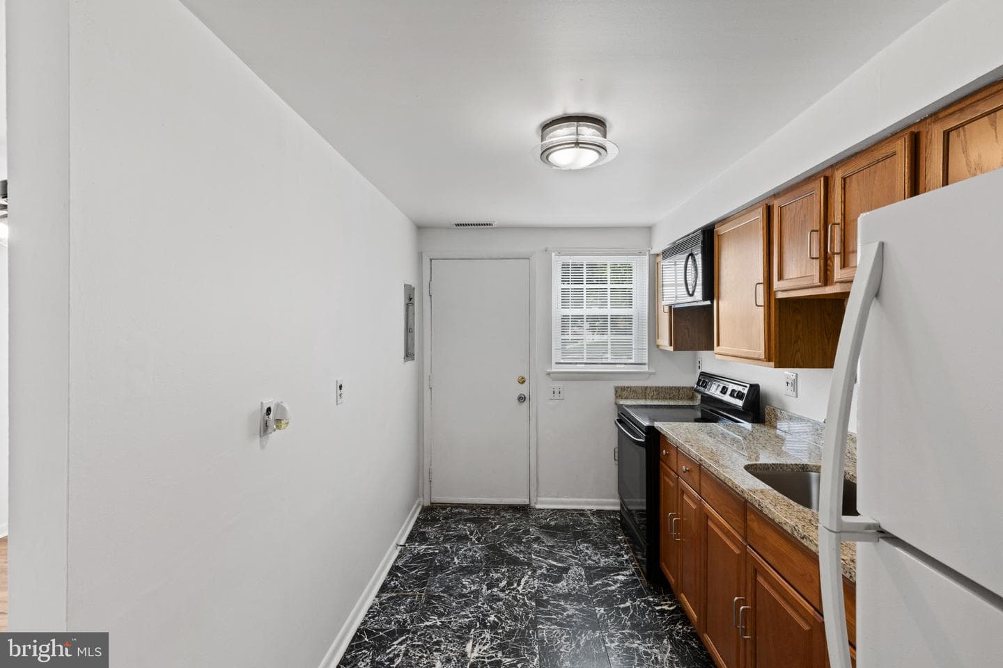 1225 E Chase Street photo 9