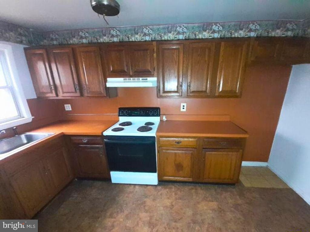 1533 Argyle Ave photo 9