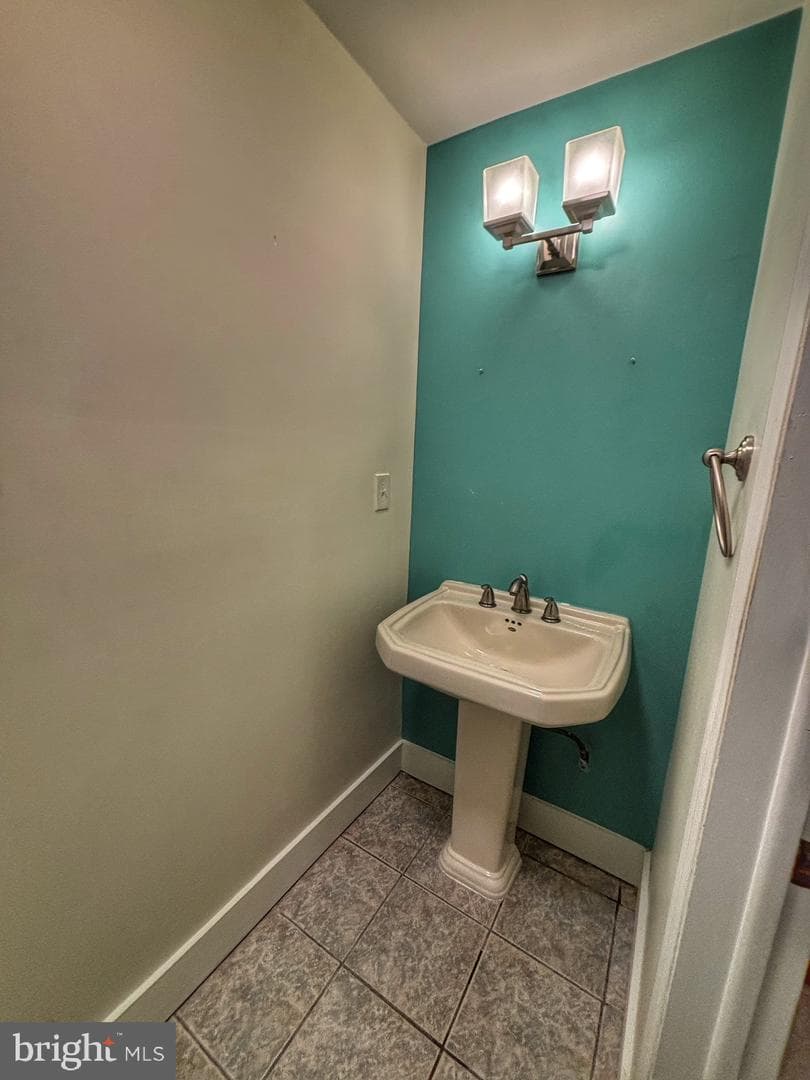 135 S East Avenue photo 13