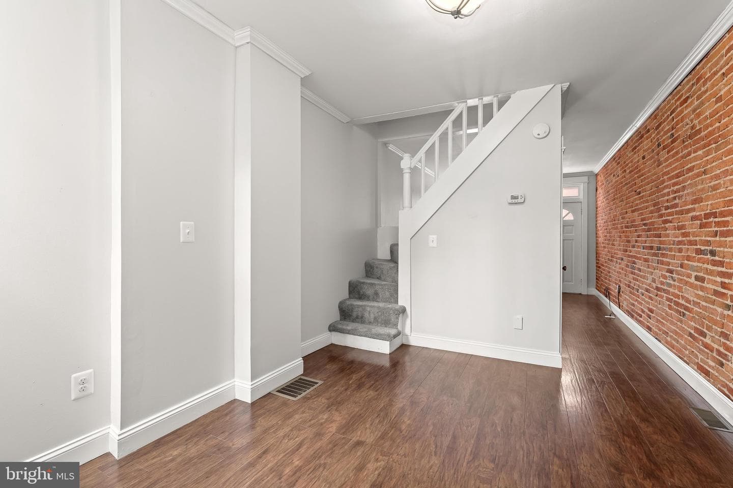 105 E Ostend Street photo 10
