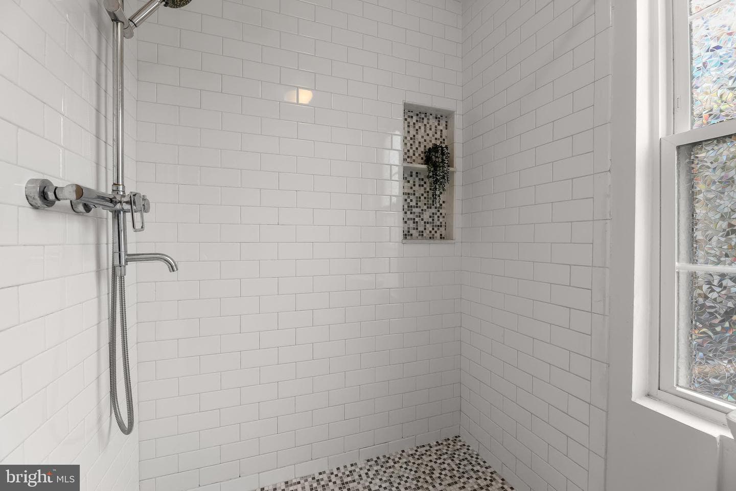 105 E Ostend Street photo 19