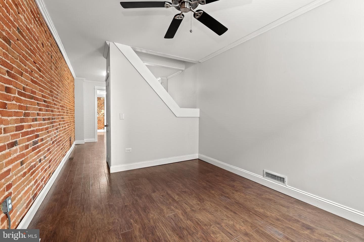 105 E Ostend Street photo 7