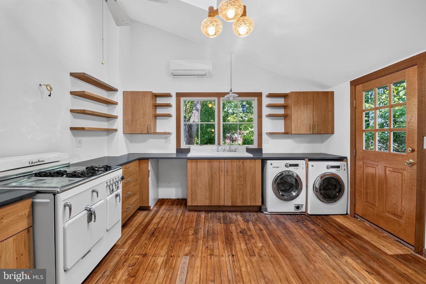 3456 Seneca Street photo 7