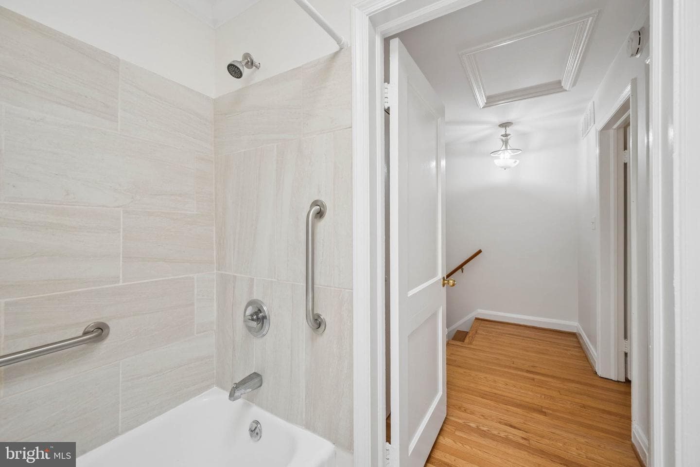 1432 Redfern Avenue photo 36