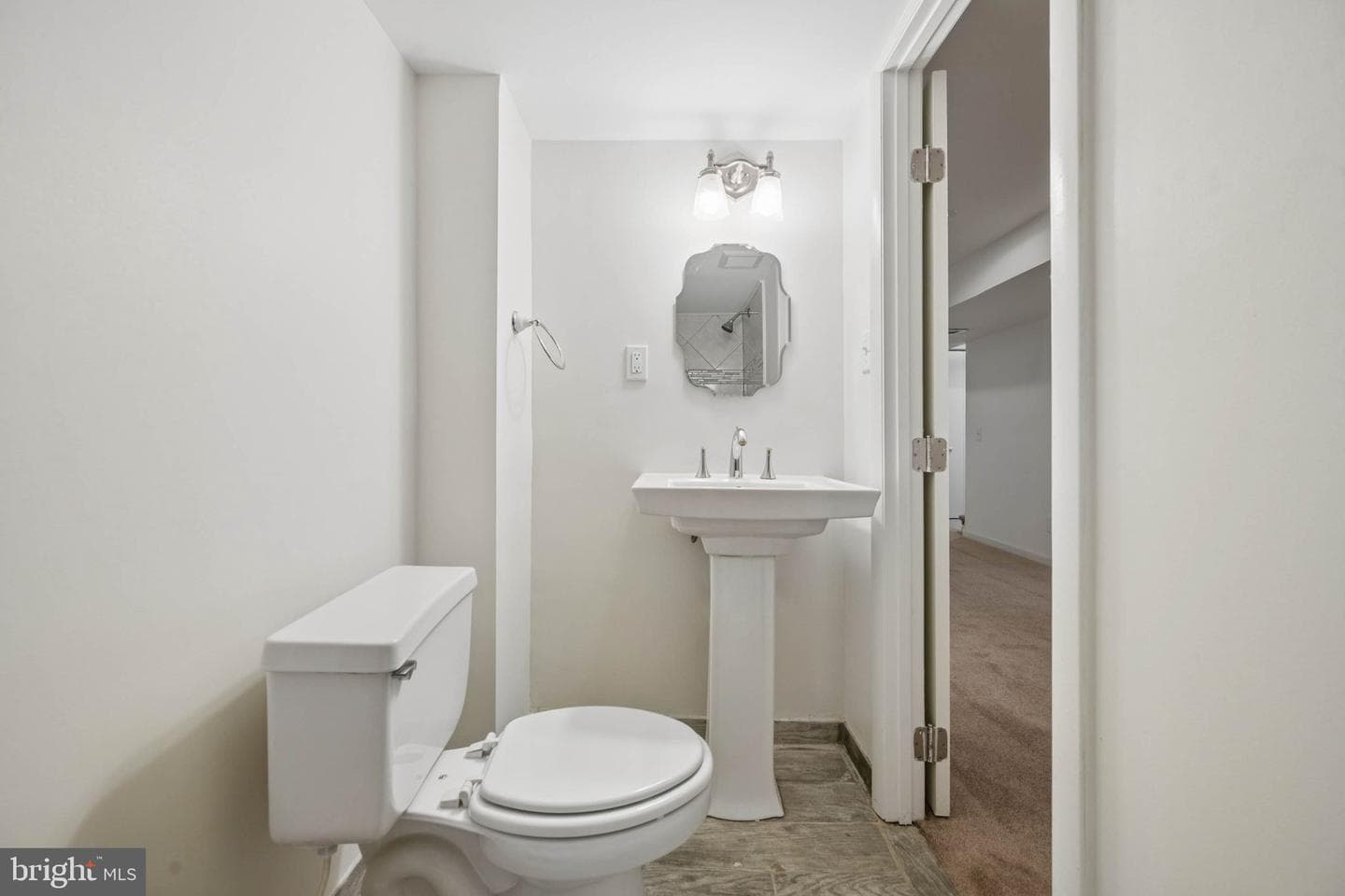 1432 Redfern Avenue photo 45