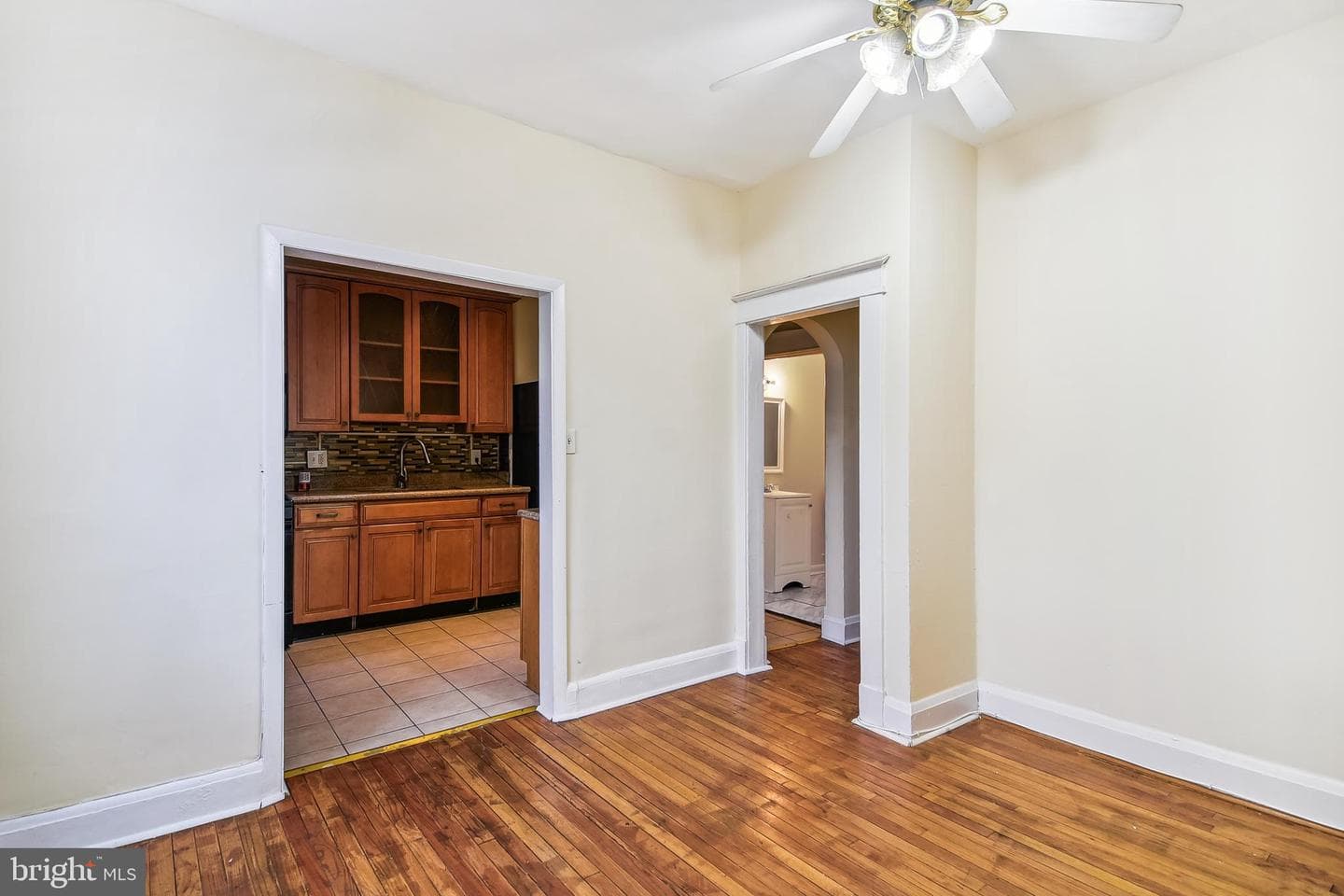 2319 W Lafayette Avenue photo 9