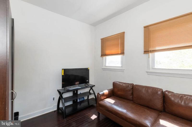 2627 Cecil Ave photo 22
