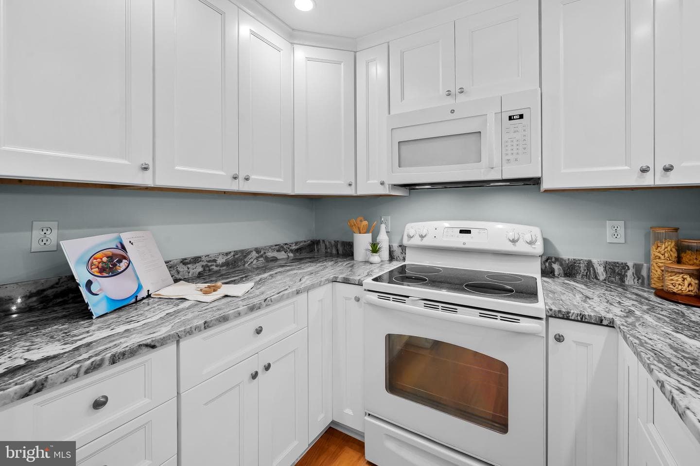 123 W Barre Street W #402 photo 7