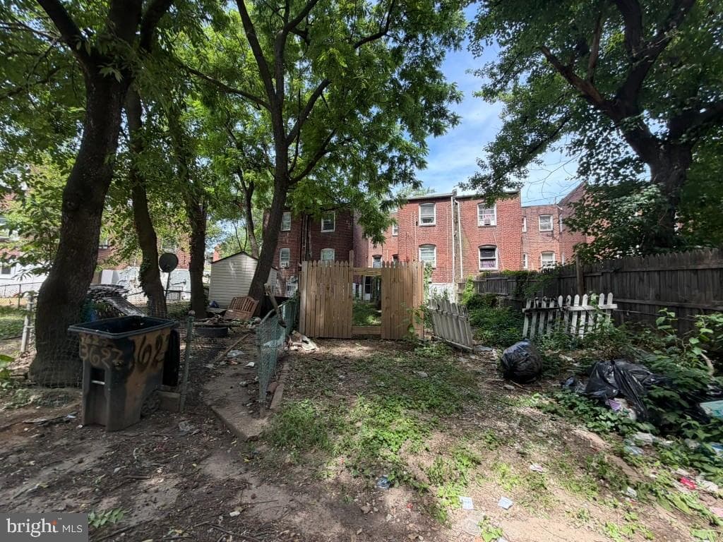 3625 Everett St photo 4