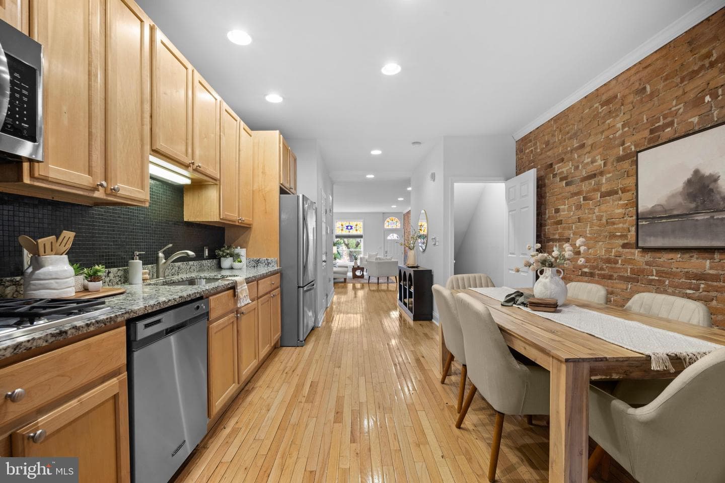 609 Fort Avenue E photo 11