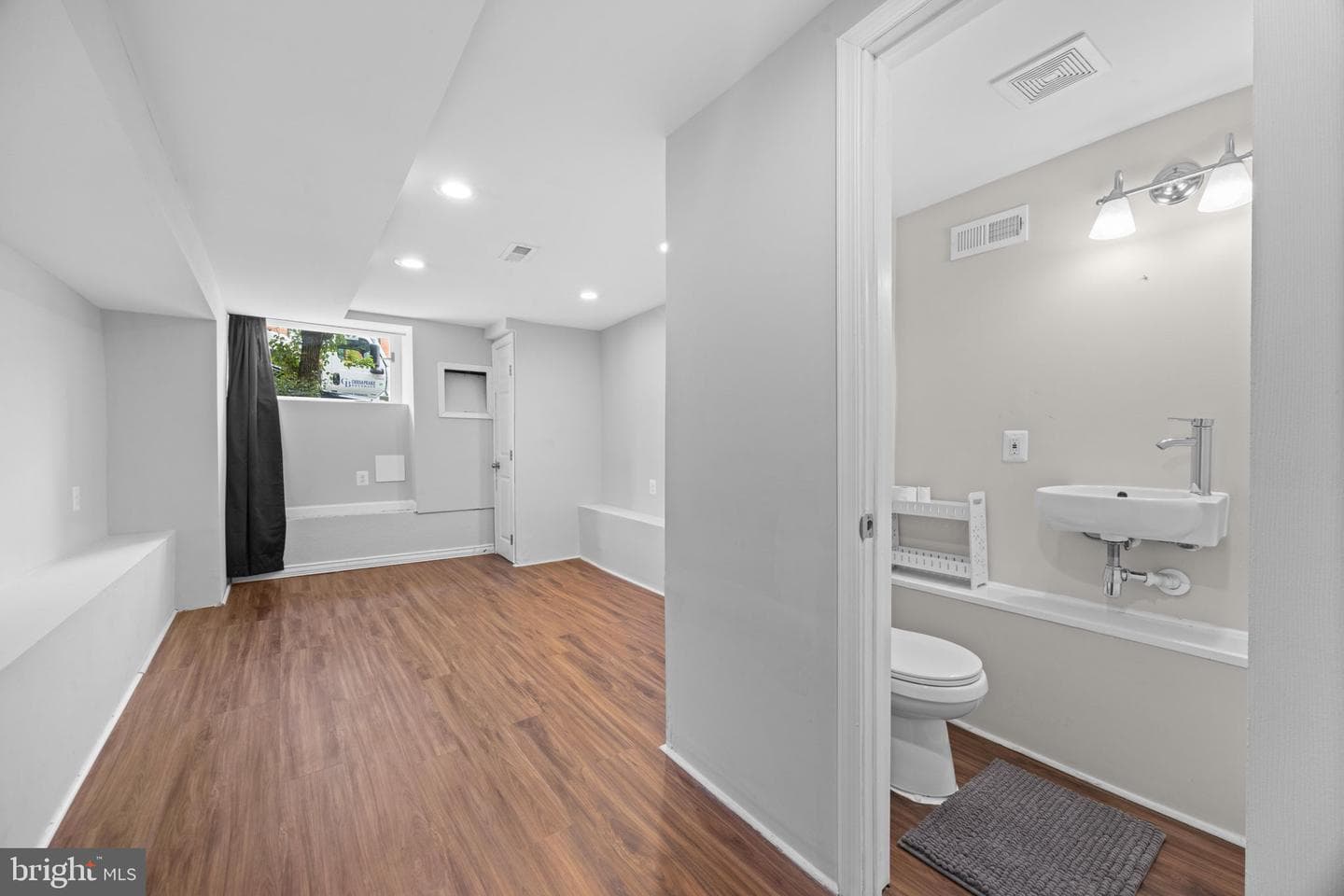 609 Fort Avenue E photo 25