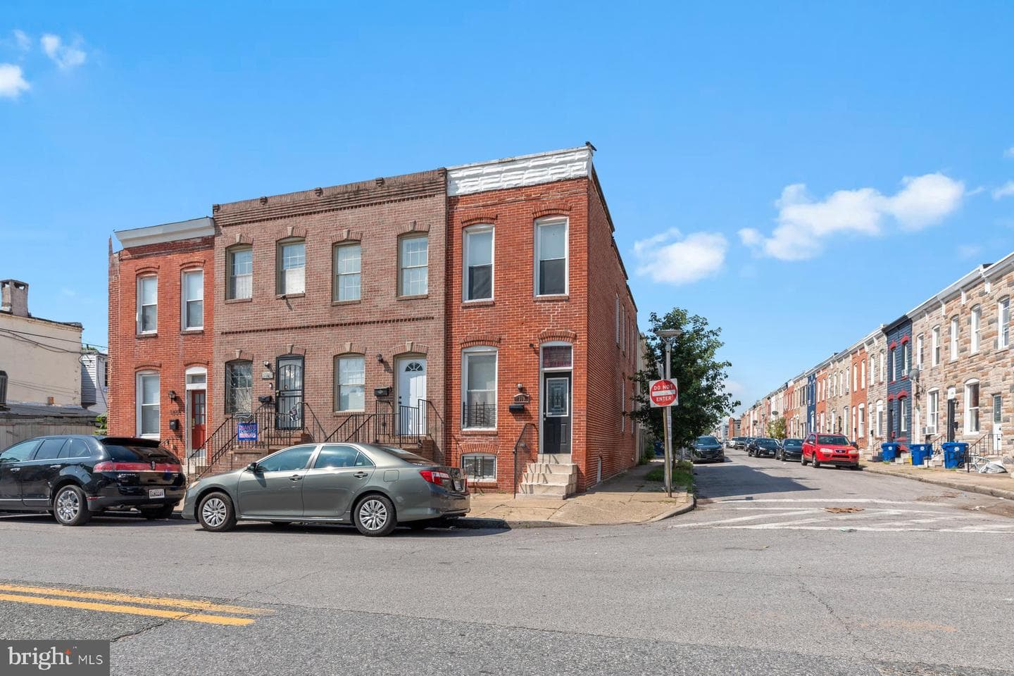 1309 W Ostend Street photo 4