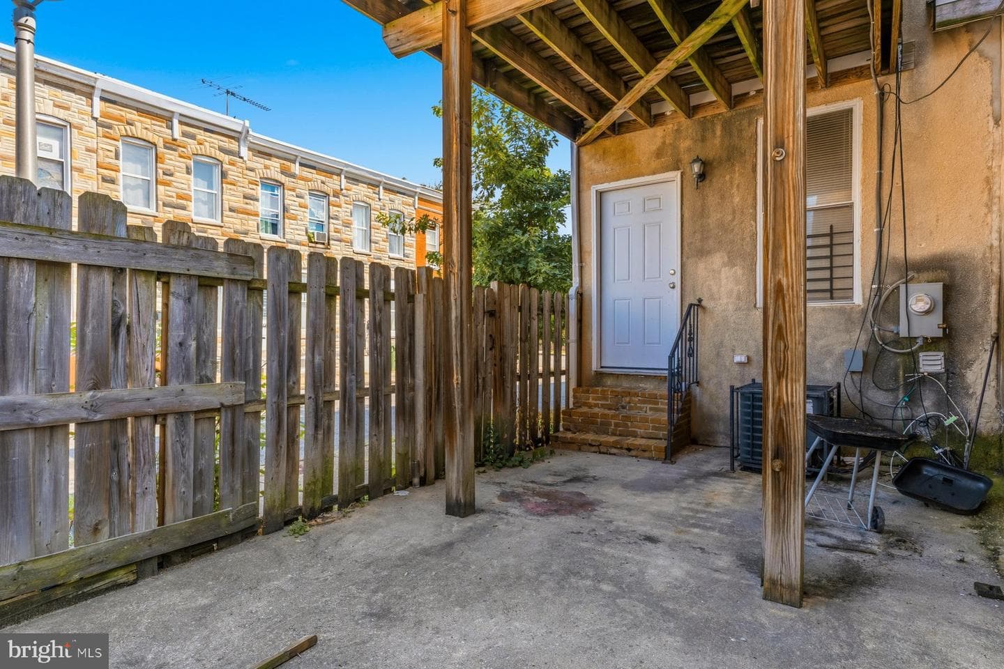 1309 W Ostend Street photo 9