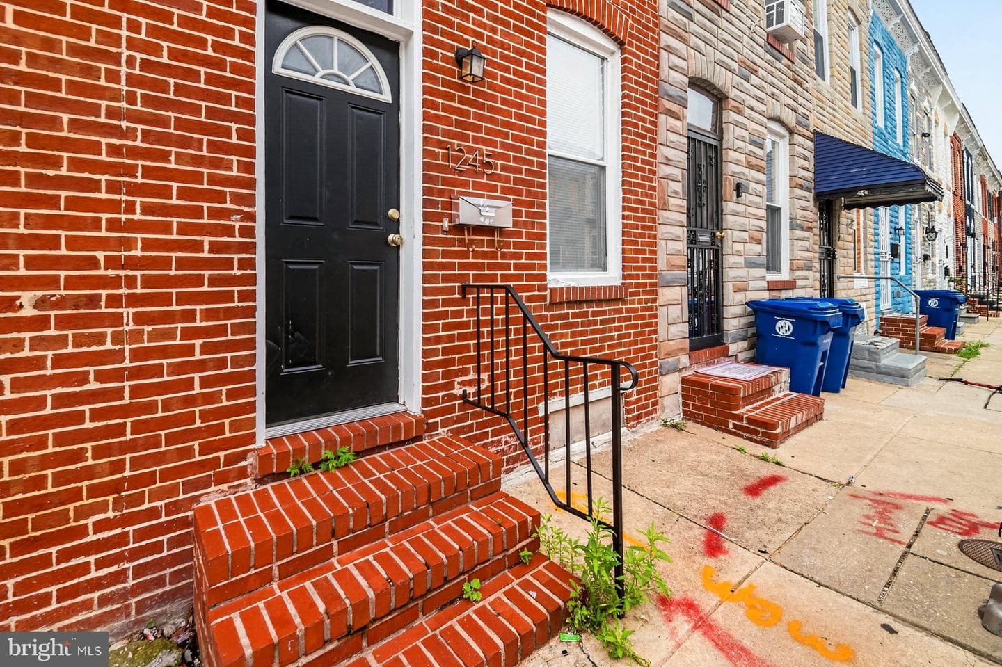 1245 Sargeant Street photo 4