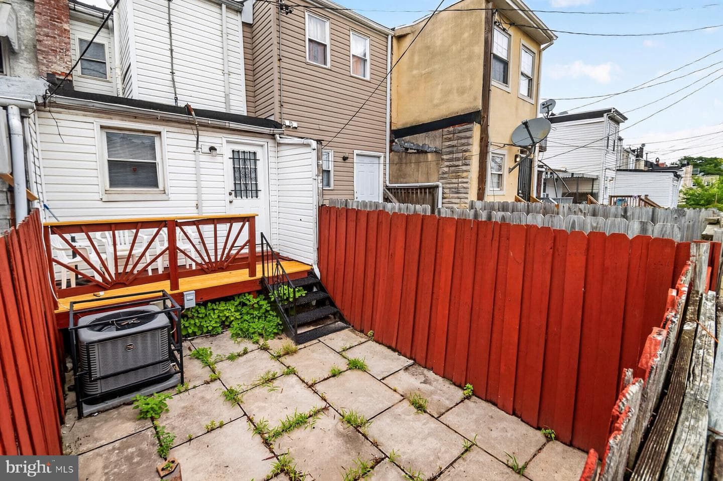1245 Sargeant Street photo 9