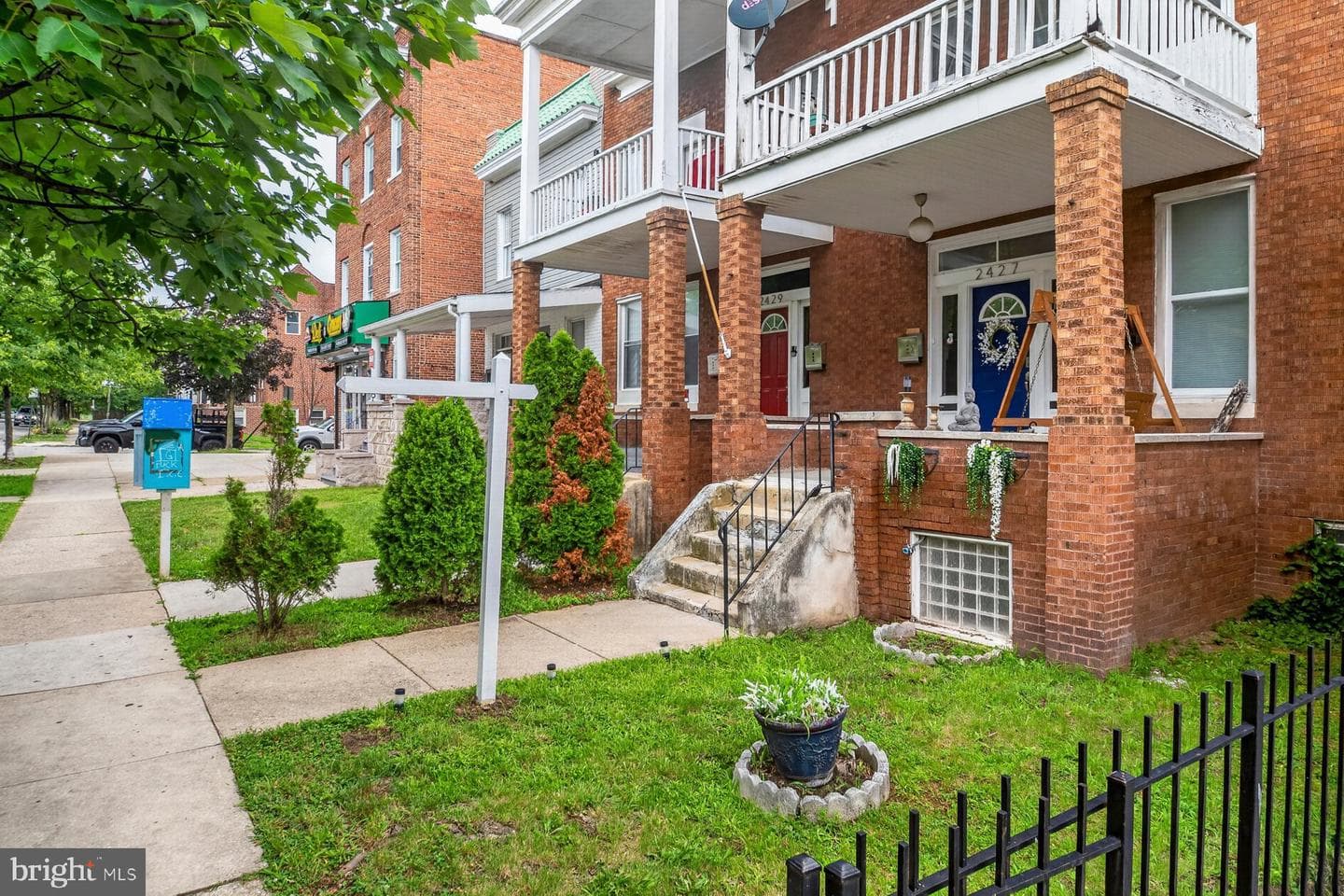 2427 Linden Avenue photo 4