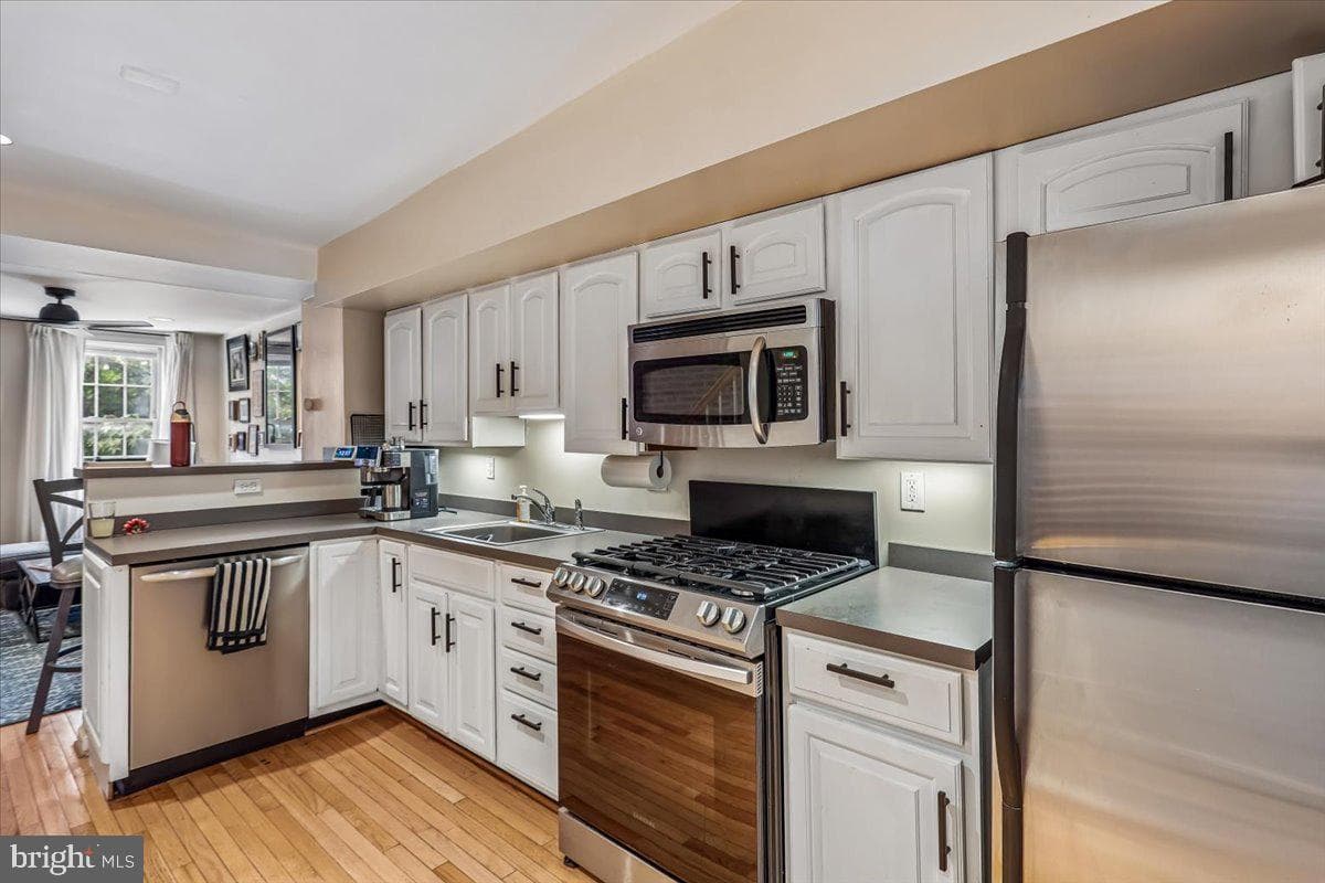 136 E Fort Avenue photo 8