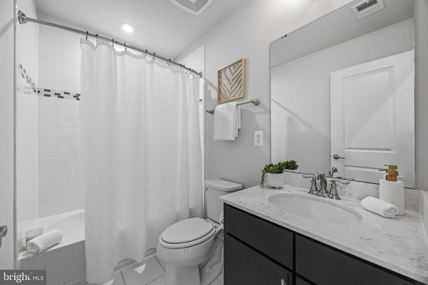 102 Oldham Street photo 22