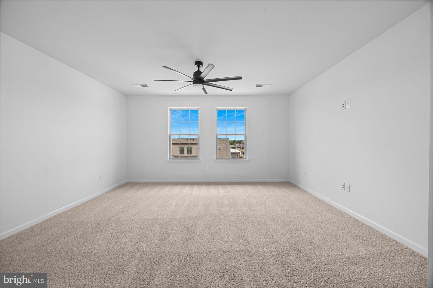 102 Oldham Street photo 24