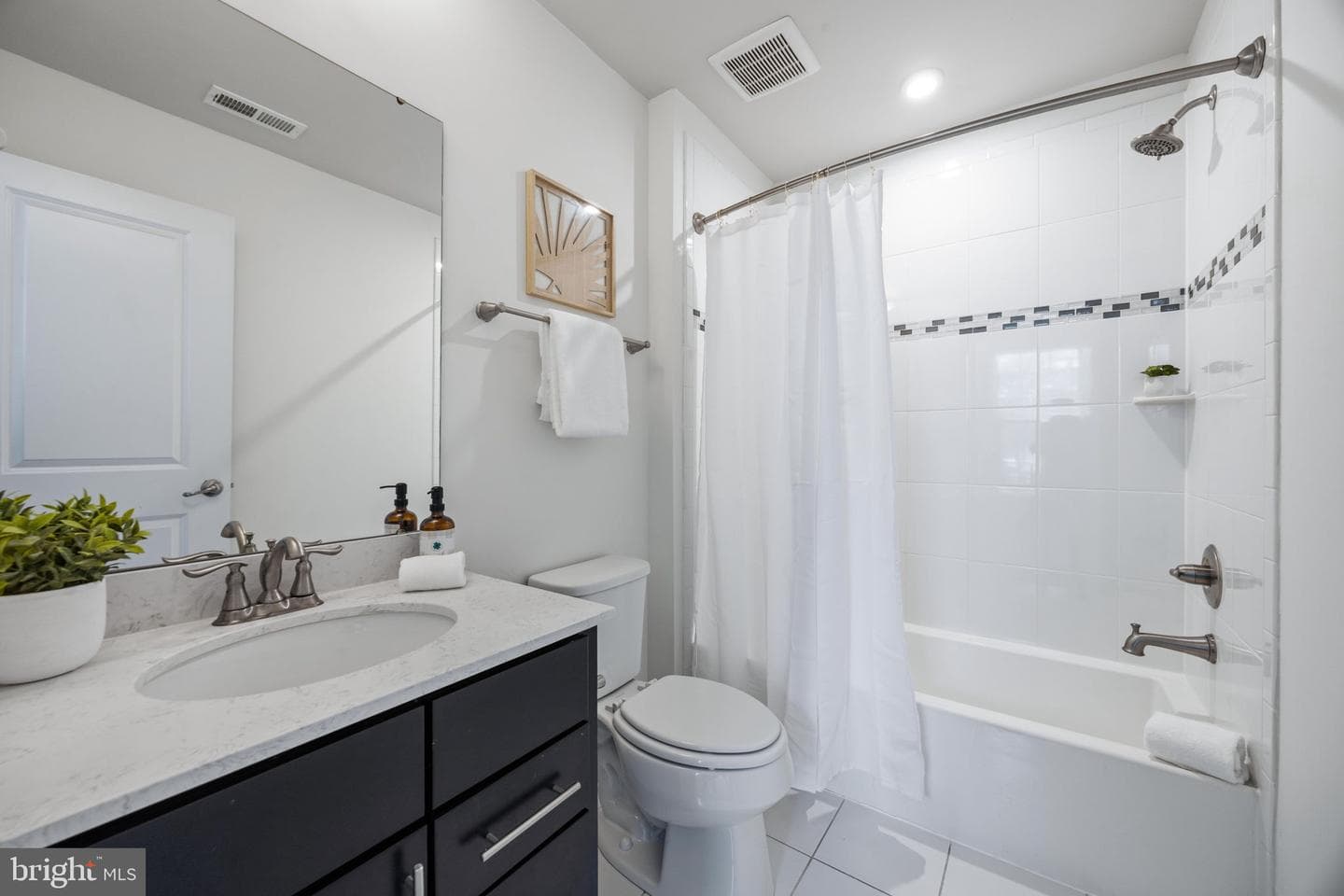 102 Oldham Street photo 32