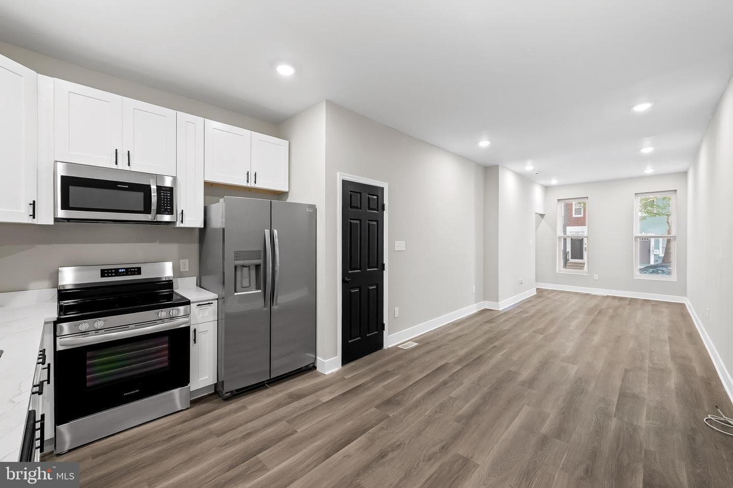 1006 N Mount Street photo 4