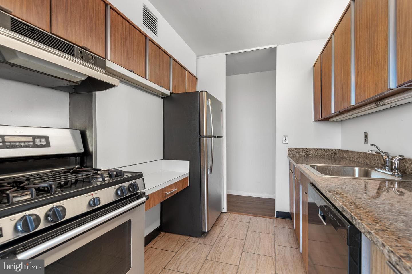 4000 N Charles Street #1603 photo 13