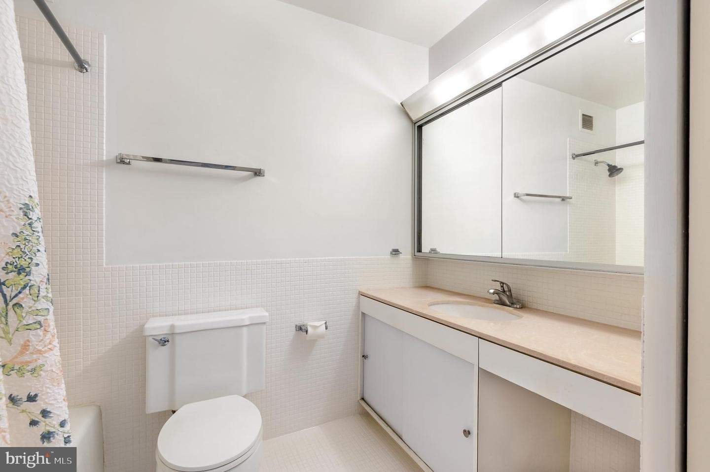 4000 N Charles Street #1603 photo 22