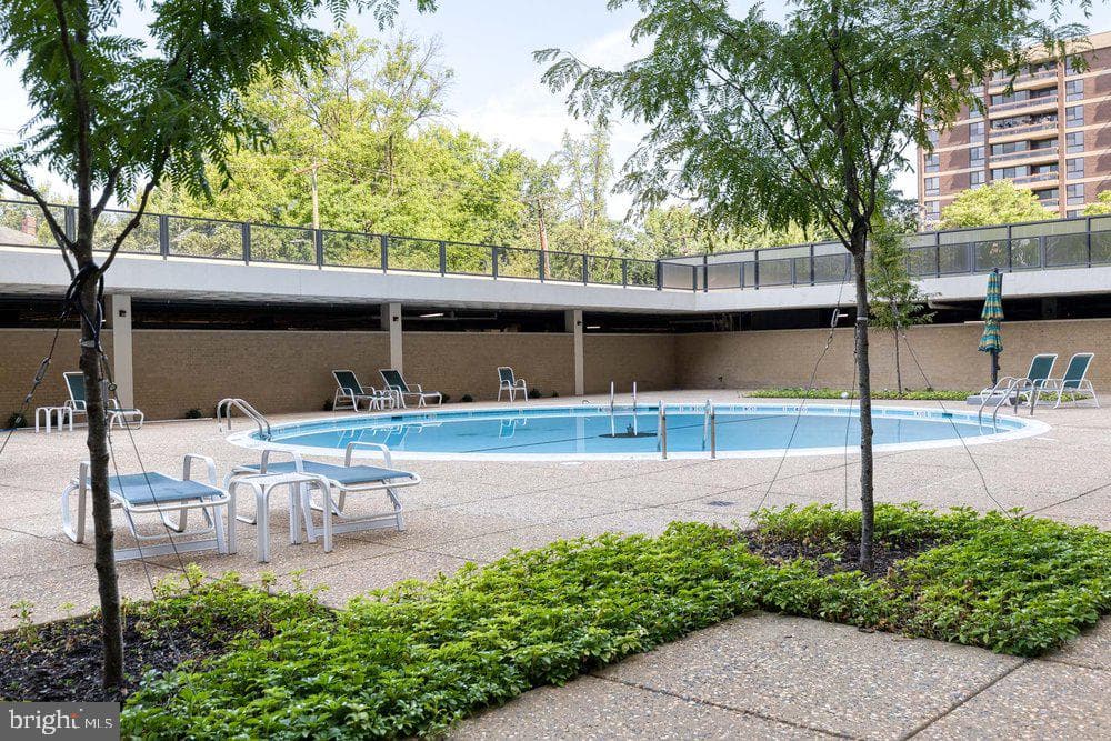 4000 N Charles Street #1603 photo 38
