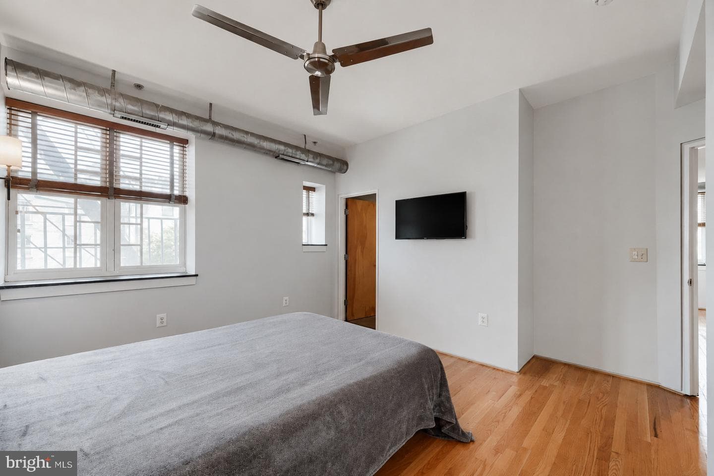 104 W Madison Street #9 photo 7
