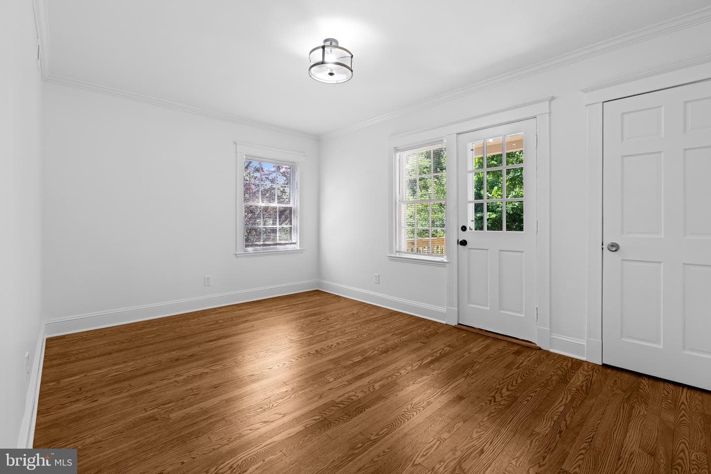 516 E 39th Street photo 25