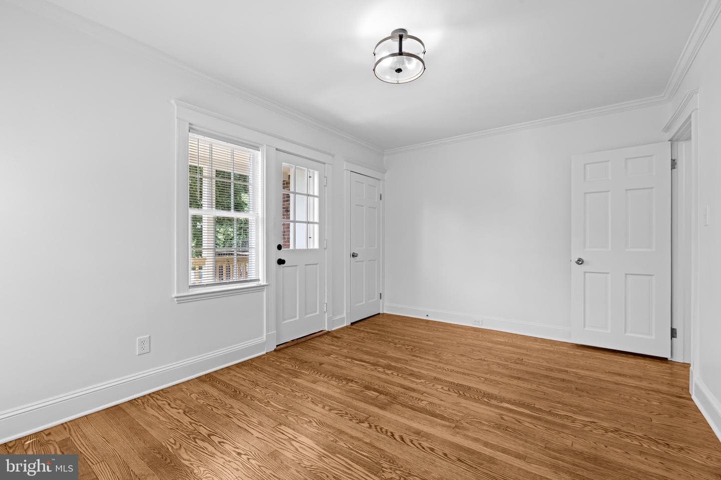 516 E 39th Street photo 26