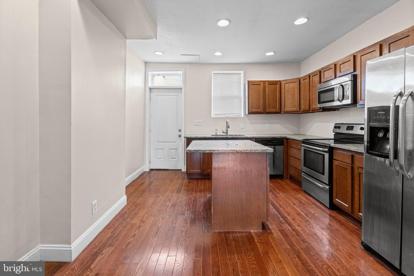 2127 W Mulberry Street photo 4