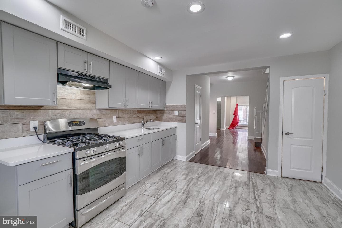 2624 E Preston Street photo 9