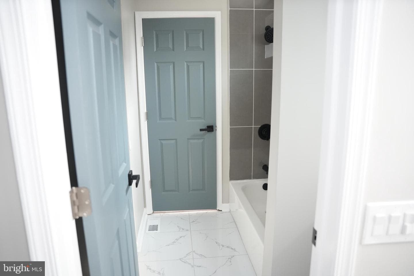2710 Jefferson Street photo 9