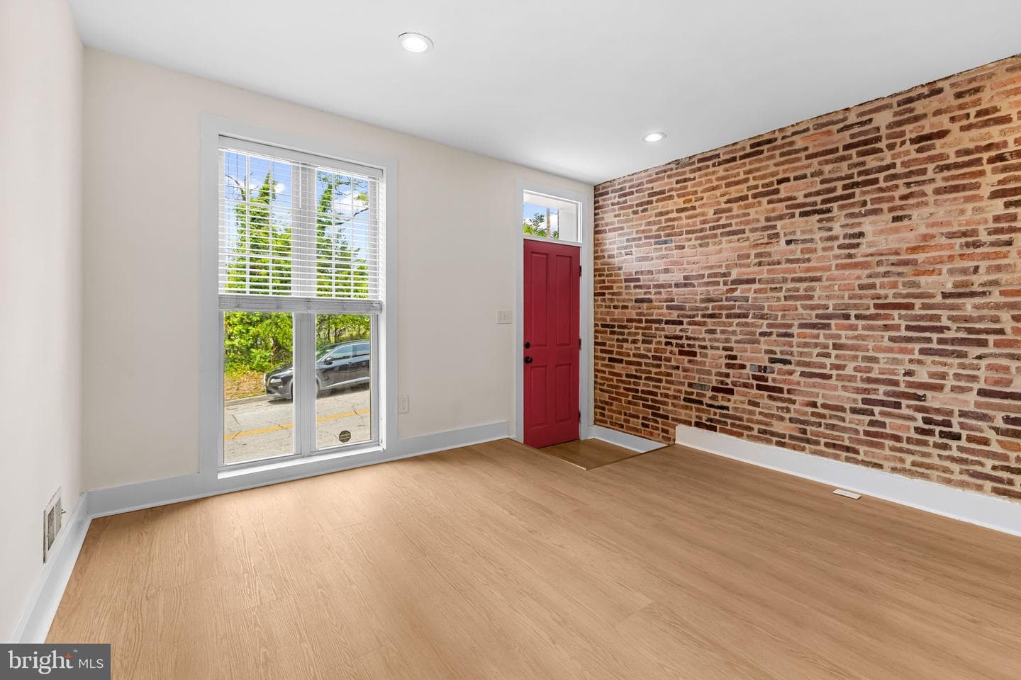 307 Font Hill Avenue photo 3
