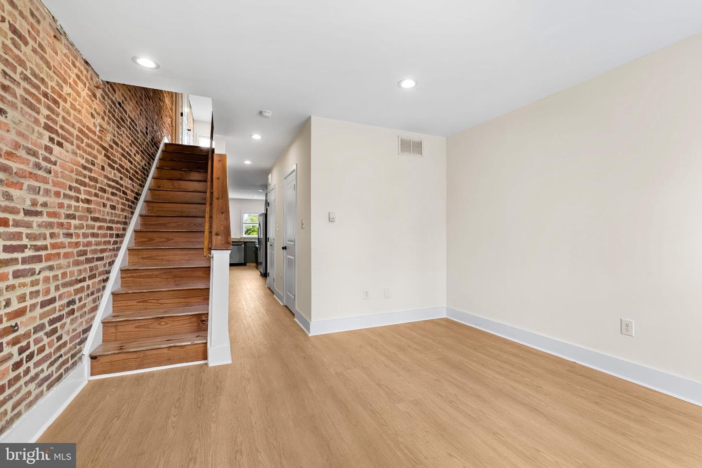 307 Font Hill Avenue photo 5